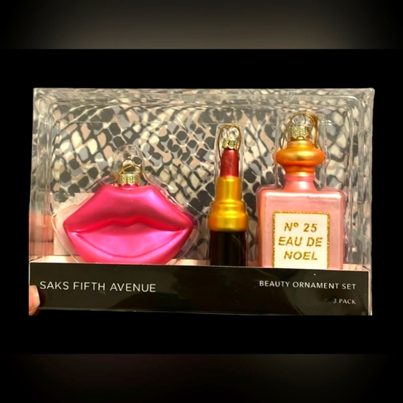 Saxs Fifth Ave Beauty Ornament 3 Piece Limited Edition Set NEW IN BOX ๐๐๐ - Picture 1 of 6